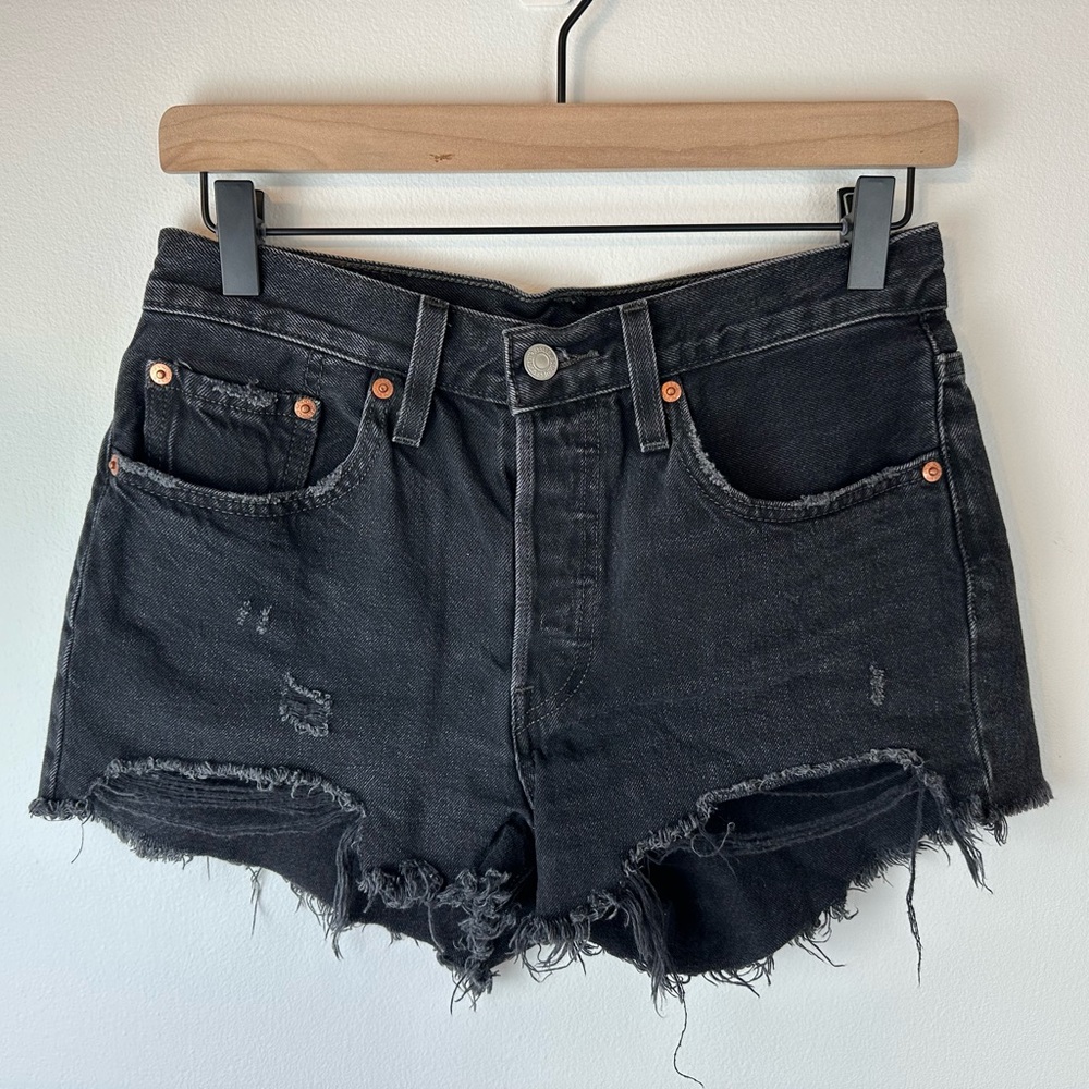 LEVI’S Women’s Distressed Denim Black 501 Cutoff Shorts | Size 26 Waist